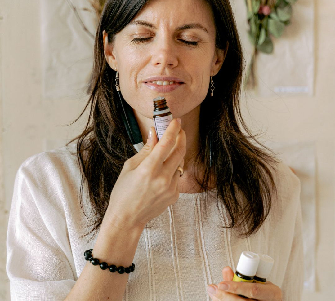 7 huiles essentielles pour règles douloureuses